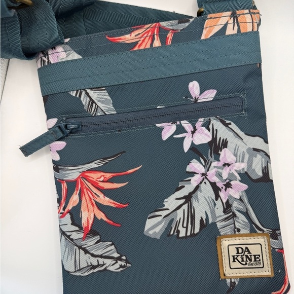 Dakine Floral Crossbody Bag - Picture 1 of 9